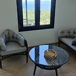 Vila Nadya Kallirákhi