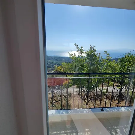 Nadya Villa Kaliráhi